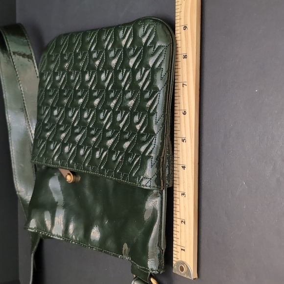 Jaeger Elegant Olive Green Patent Leather Shoulder Bag. - Picture 13 of 13